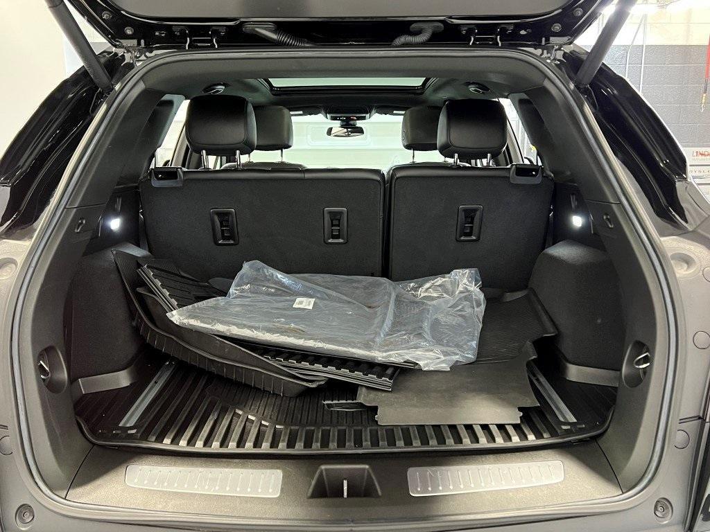 used 2022 Cadillac XT5 car, priced at $32,300