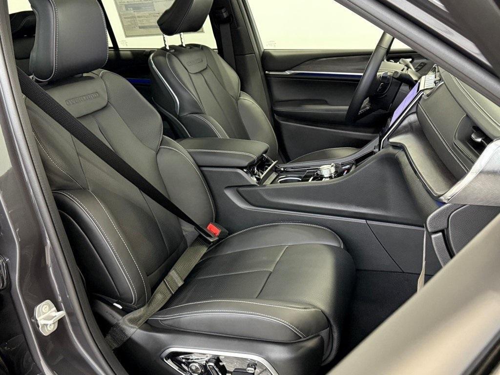 new 2025 Jeep Grand Cherokee car, priced at $57,261