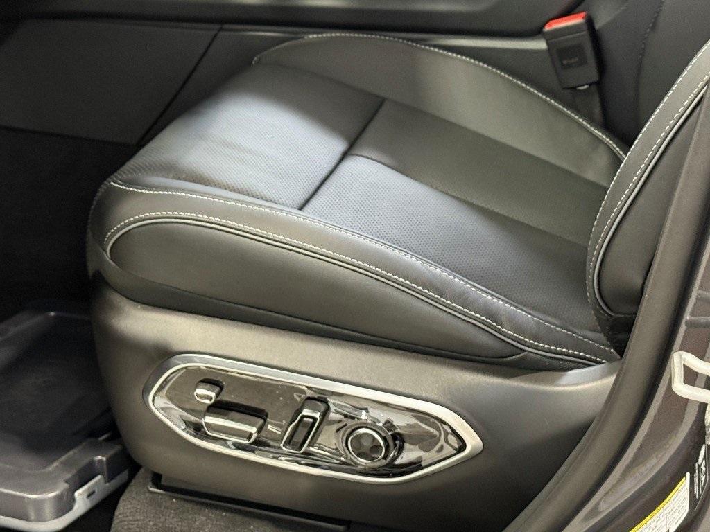 new 2025 Jeep Grand Cherokee car, priced at $57,261