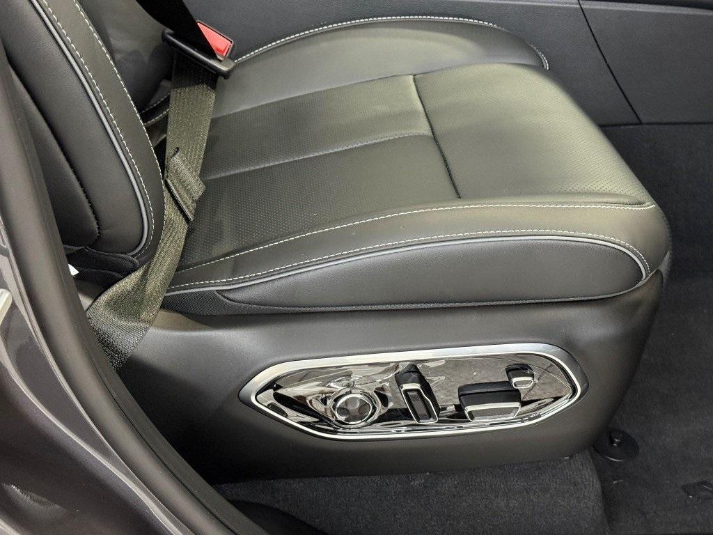 new 2025 Jeep Grand Cherokee car, priced at $57,261