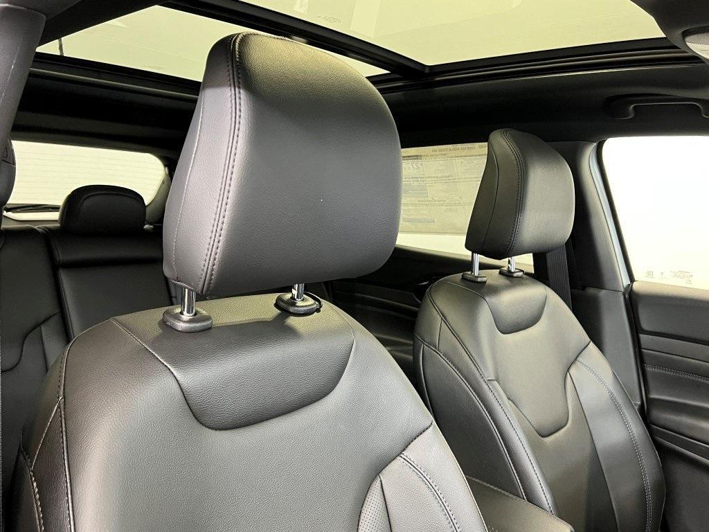 new 2025 Jeep Compass car, priced at $37,928