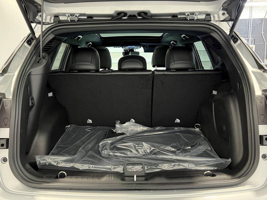 new 2025 Jeep Compass car, priced at $37,928