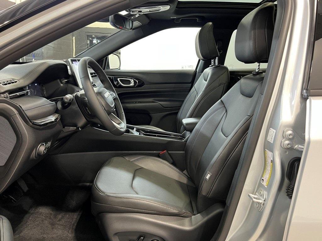 new 2025 Jeep Compass car, priced at $37,928