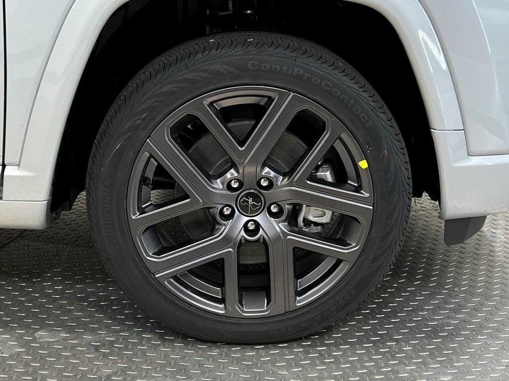 new 2025 Jeep Compass car, priced at $37,928