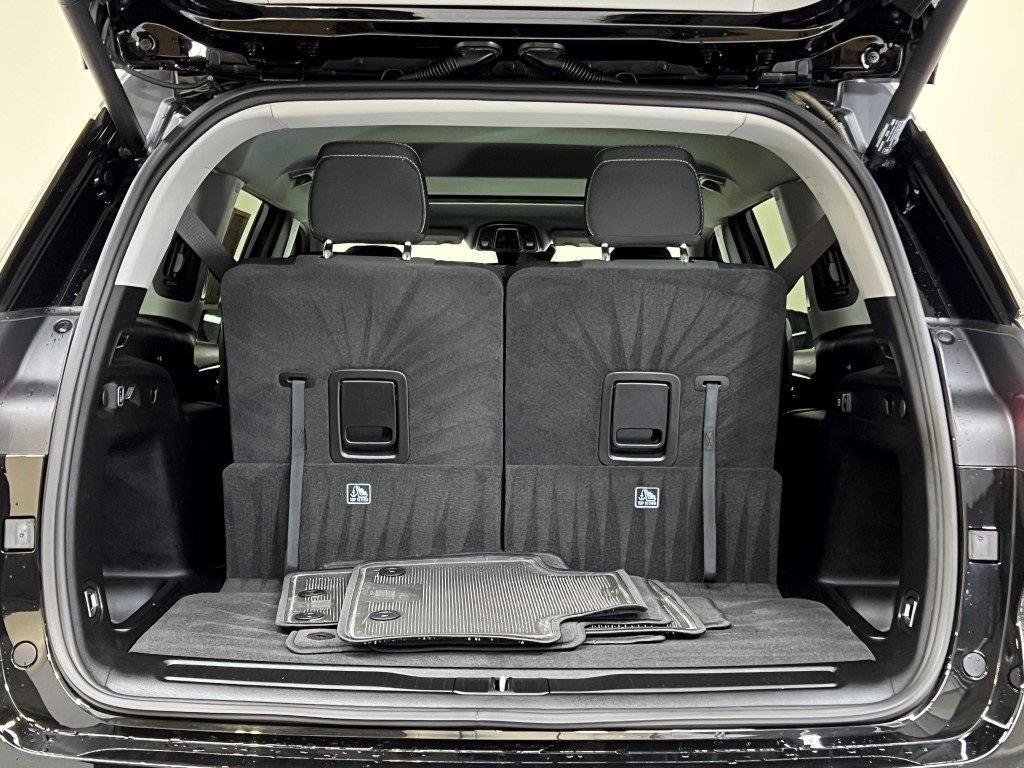 used 2022 Jeep Grand Cherokee L car, priced at $31,200