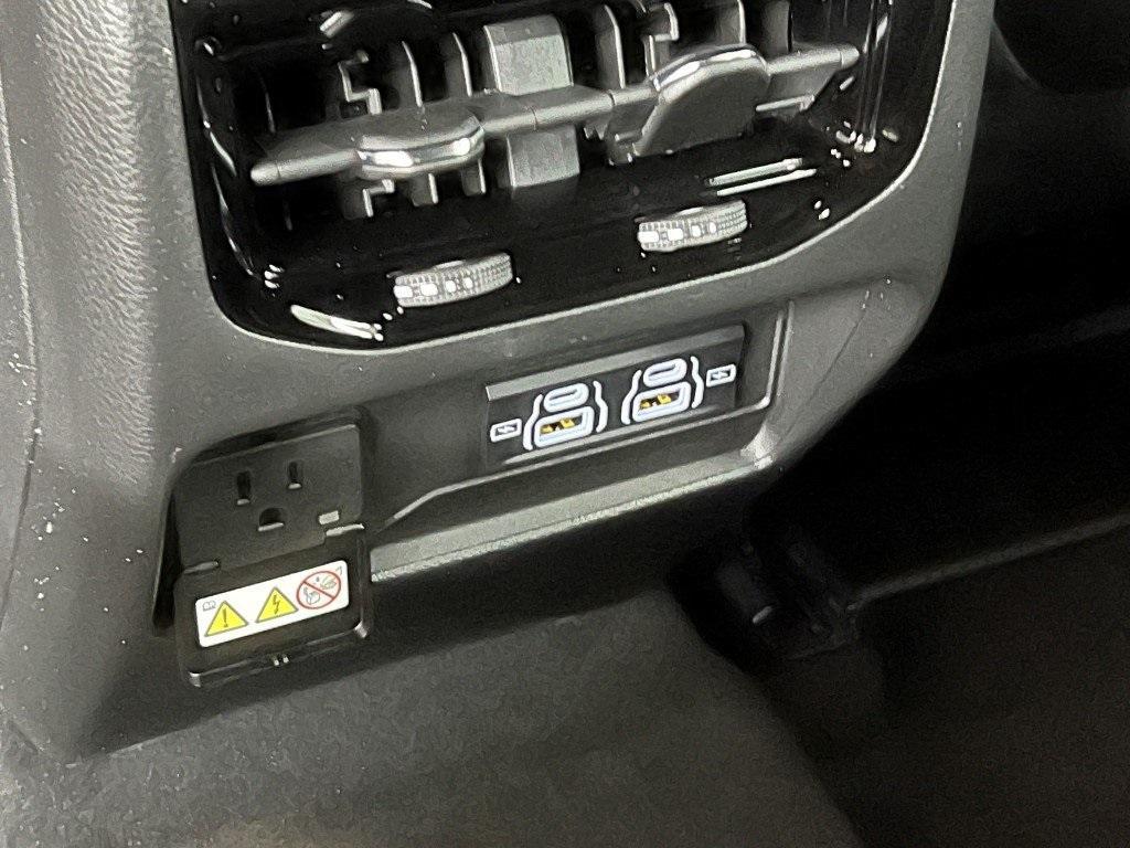 new 2025 Jeep Grand Cherokee car, priced at $41,668