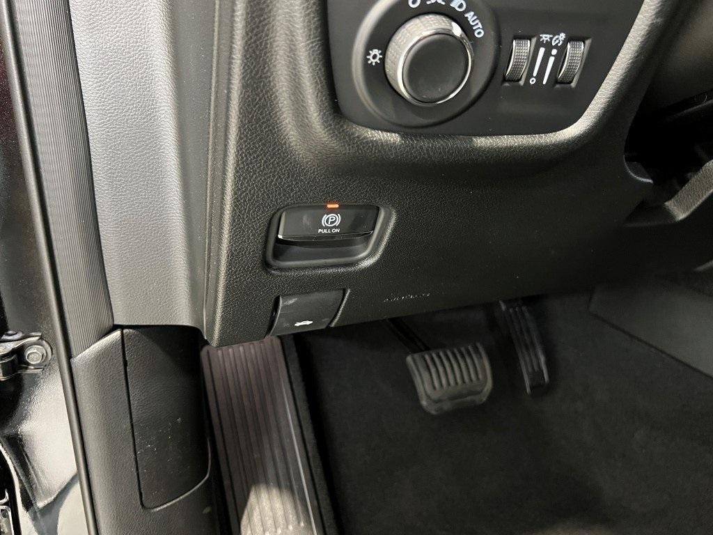 new 2025 Jeep Grand Cherokee car, priced at $38,616
