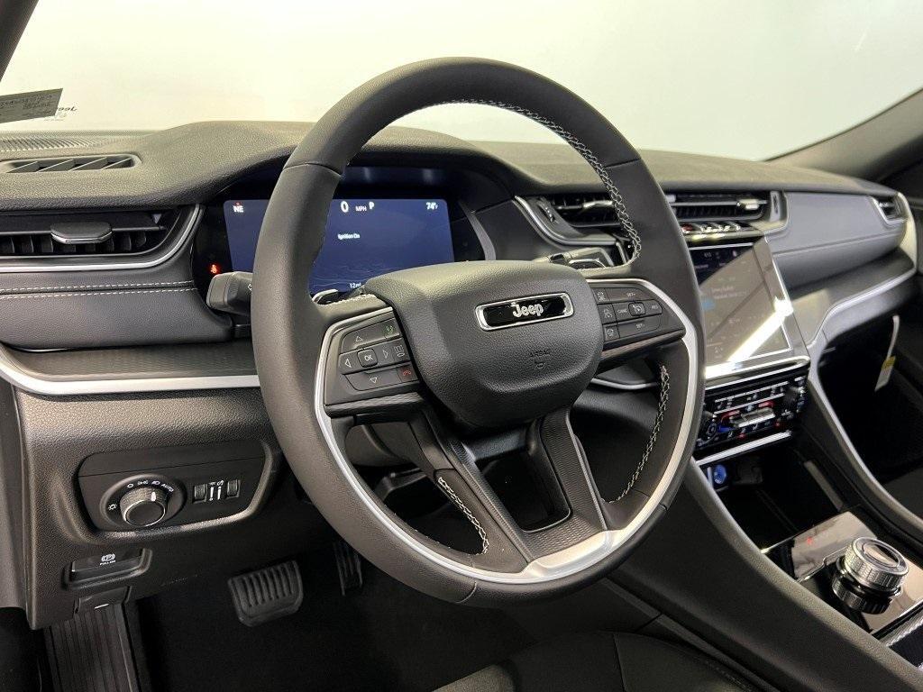 new 2025 Jeep Grand Cherokee car, priced at $38,616