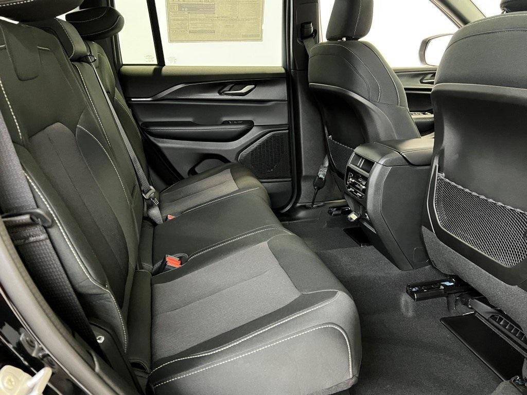 new 2025 Jeep Grand Cherokee car, priced at $38,616