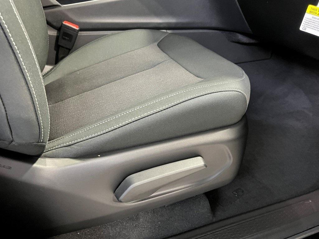 new 2025 Jeep Grand Cherokee car, priced at $38,616