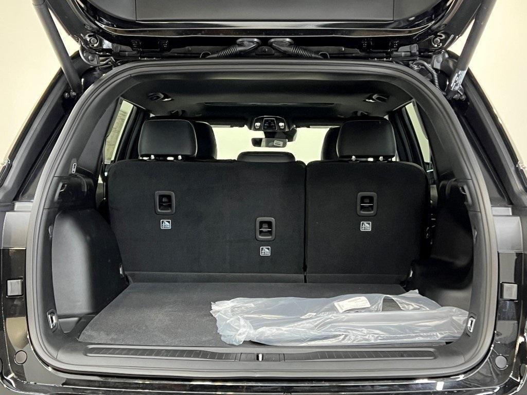 new 2025 Jeep Grand Cherokee car, priced at $40,898