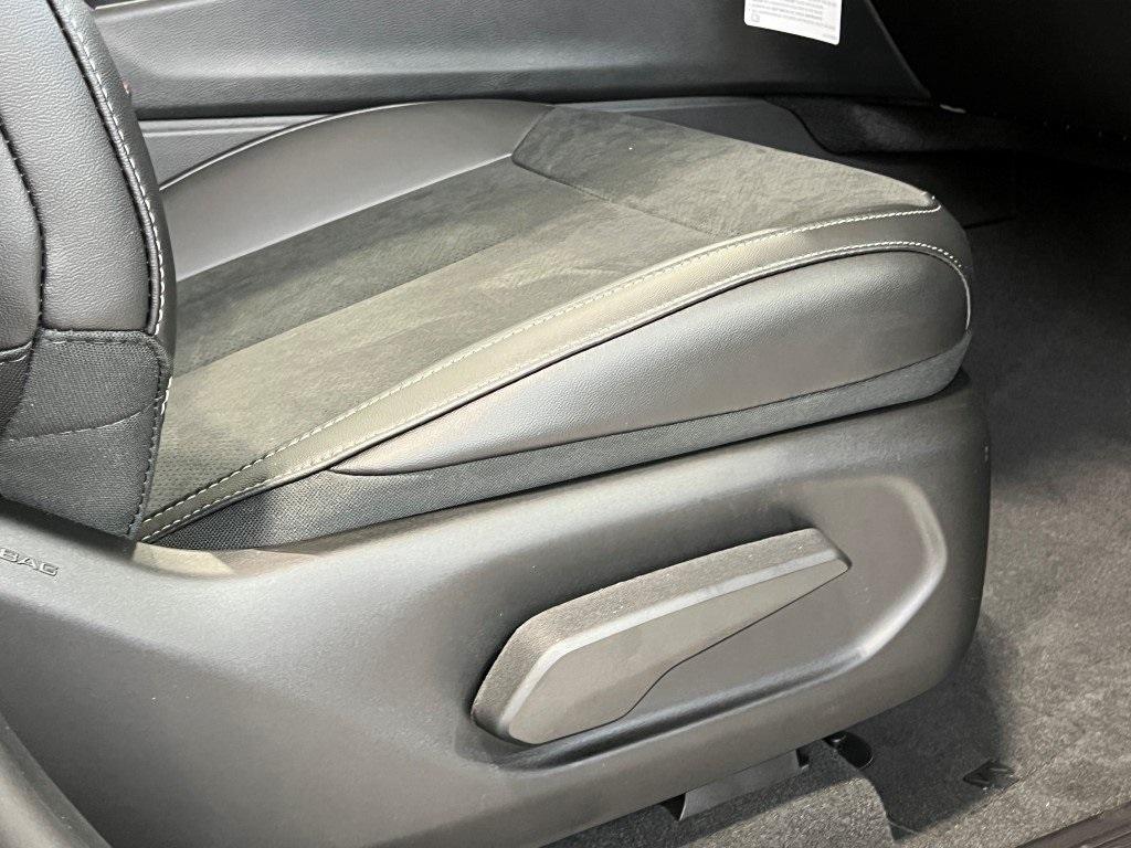 new 2025 Jeep Grand Cherokee car, priced at $40,898