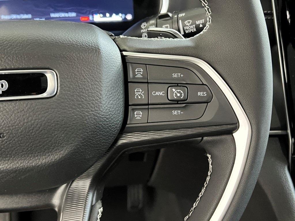 new 2025 Jeep Grand Cherokee car, priced at $40,898