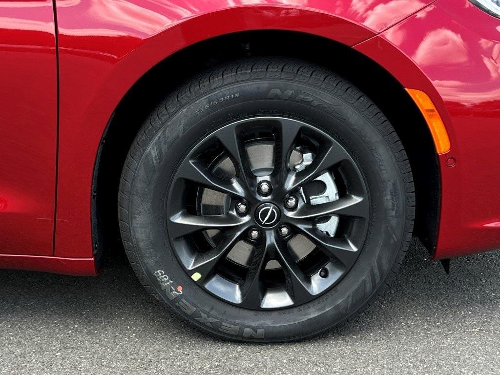 new 2025 Chrysler Pacifica car, priced at $40,810
