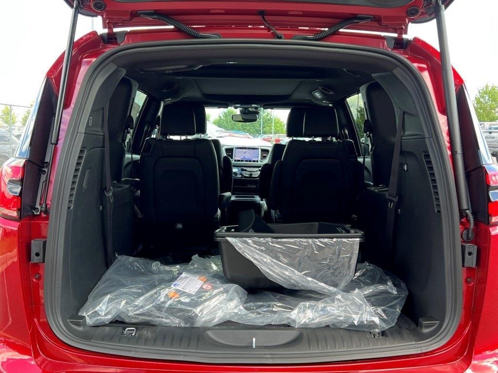 new 2025 Chrysler Pacifica car, priced at $40,810