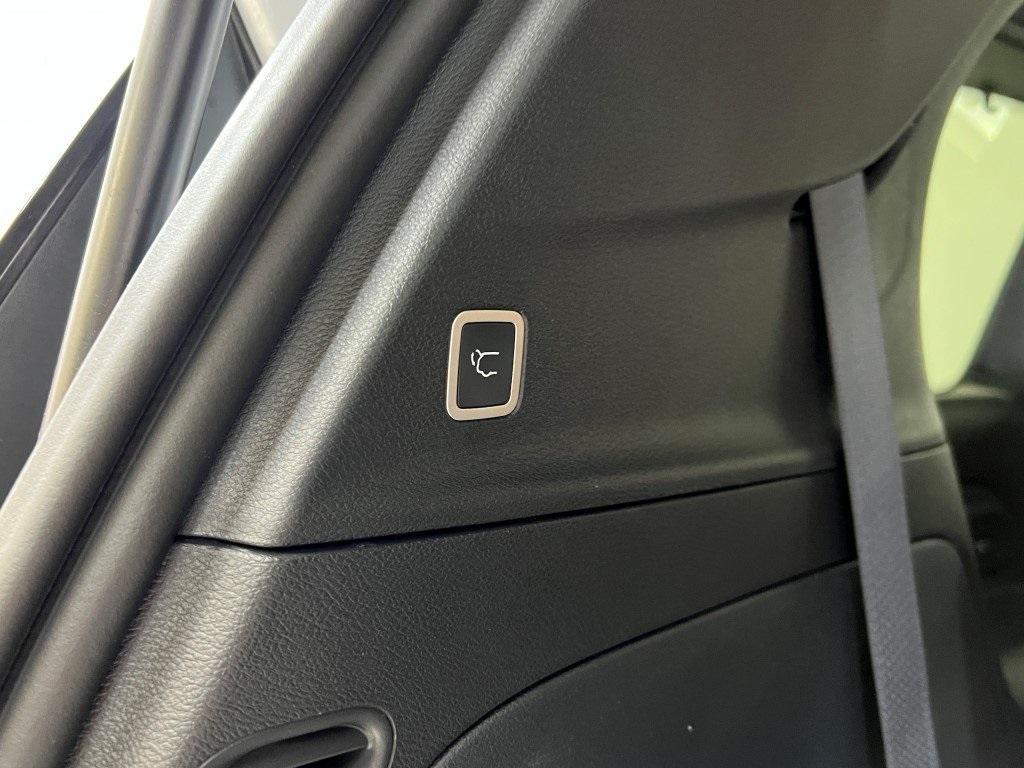 new 2026 Chrysler Pacifica car, priced at $52,617