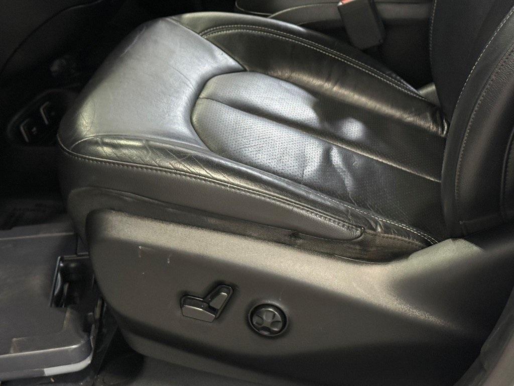 used 2018 Chrysler Pacifica car, priced at $15,900