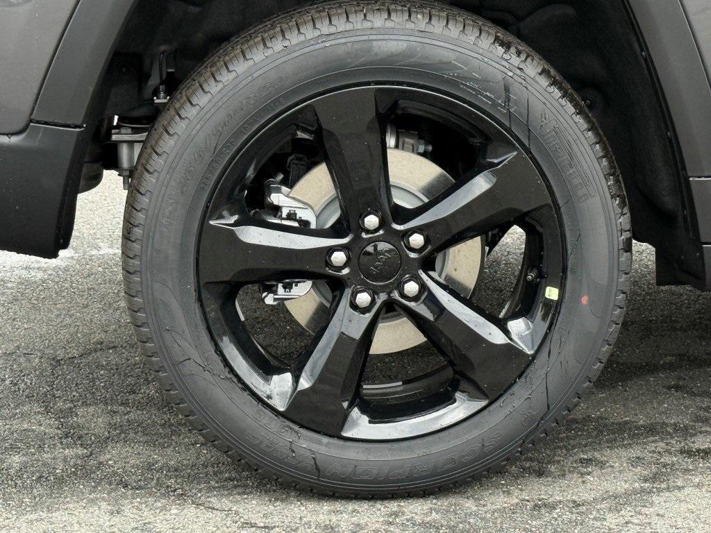 new 2025 Jeep Grand Cherokee car, priced at $50,128