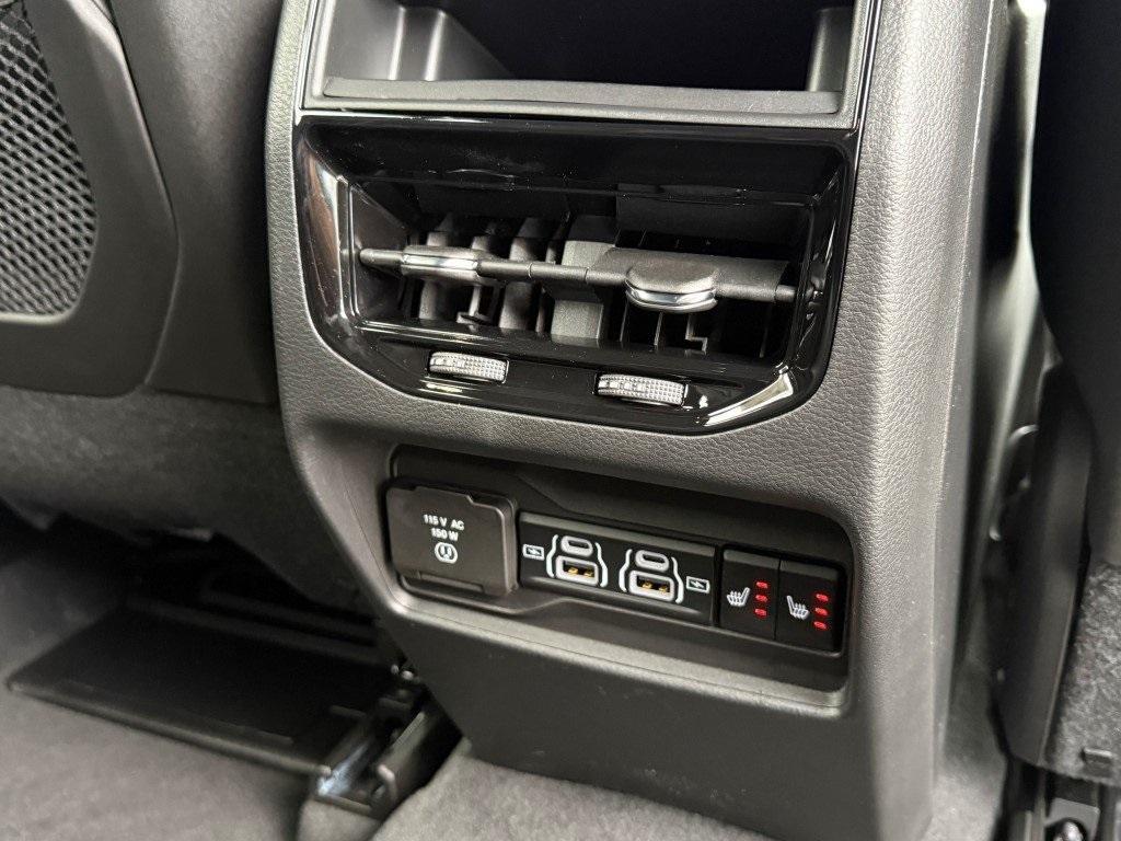 new 2025 Jeep Grand Cherokee car, priced at $50,128