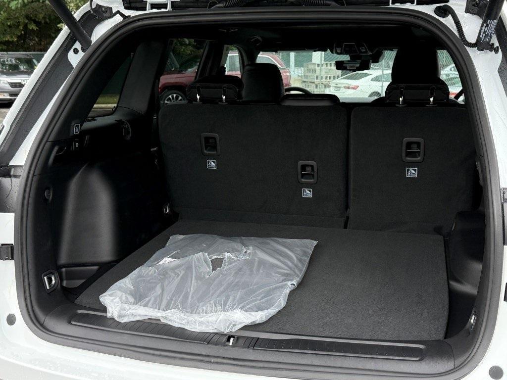 new 2025 Jeep Grand Cherokee car, priced at $45,541