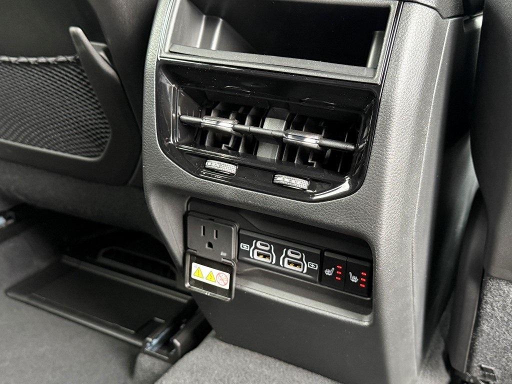 new 2025 Jeep Grand Cherokee car, priced at $45,541