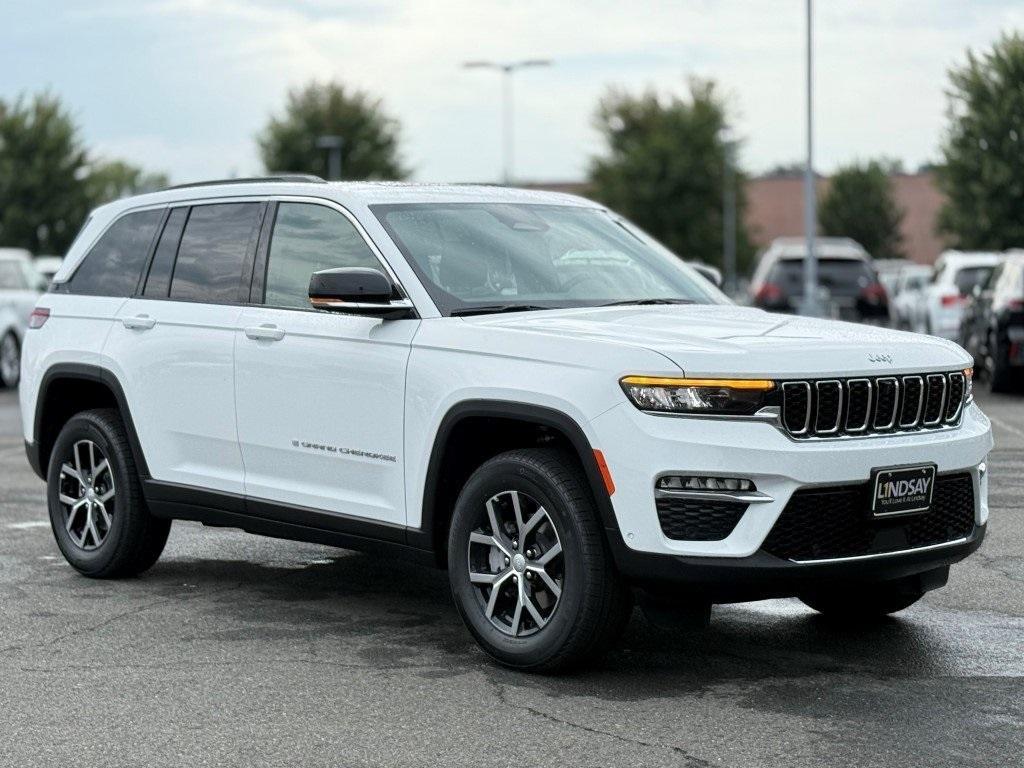new 2025 Jeep Grand Cherokee car, priced at $45,541