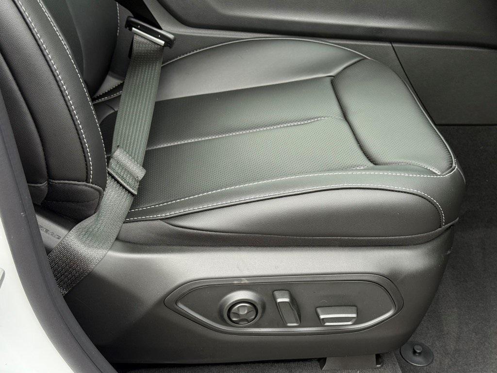 new 2025 Jeep Grand Cherokee car, priced at $45,541