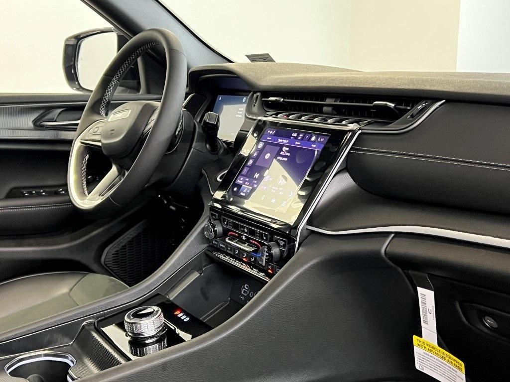 new 2025 Jeep Grand Cherokee car, priced at $40,362