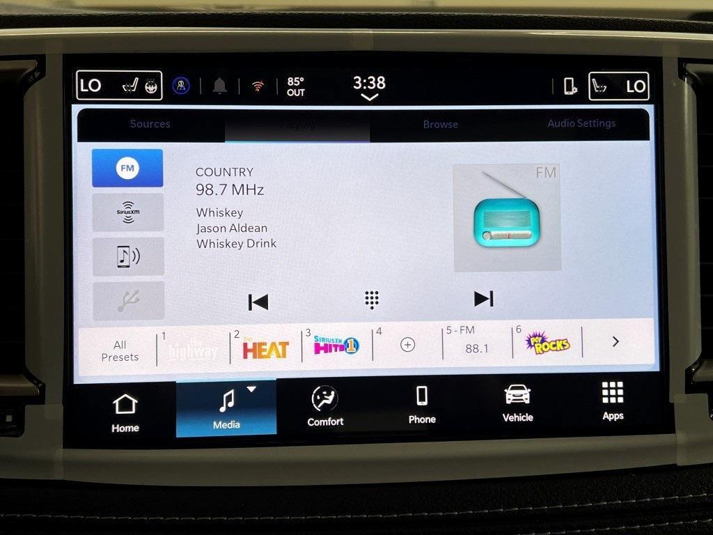 new 2025 Chrysler Pacifica car, priced at $39,077