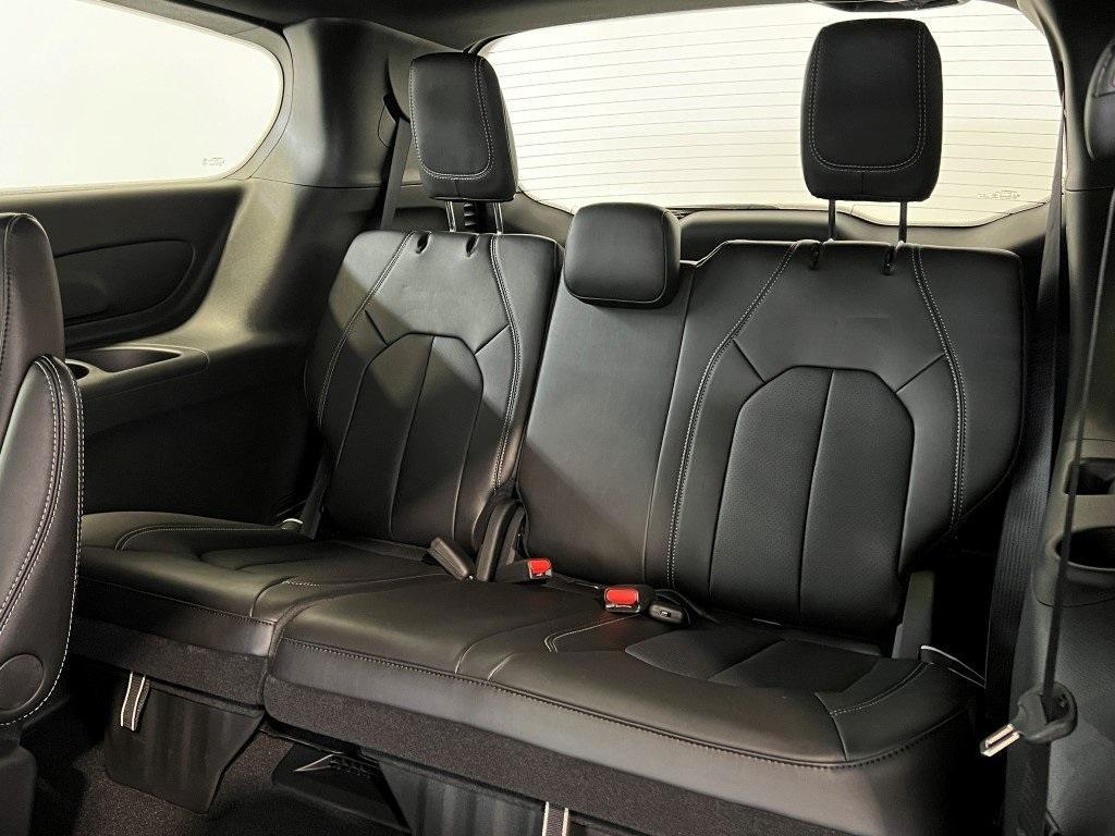 new 2025 Chrysler Pacifica car, priced at $39,077