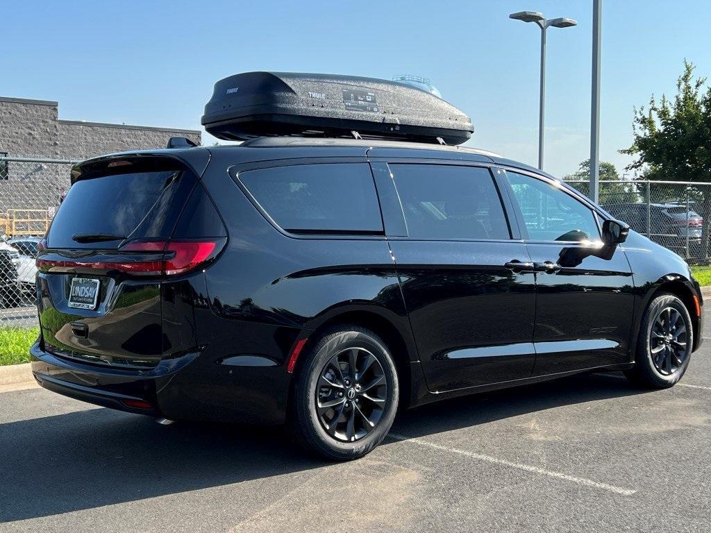 new 2025 Chrysler Pacifica car, priced at $43,864