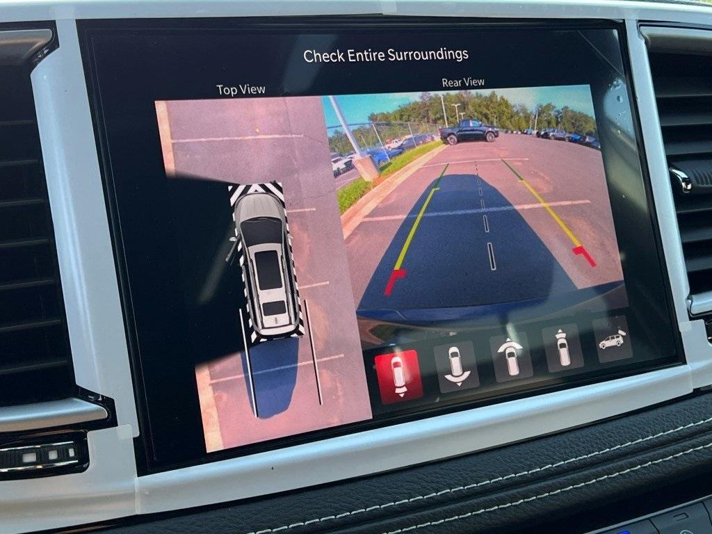 new 2025 Chrysler Pacifica car, priced at $43,864