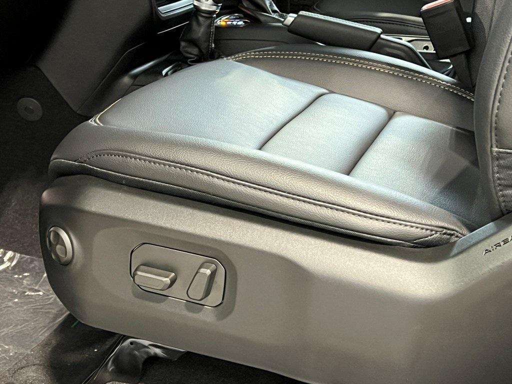 new 2025 Jeep Wrangler car, priced at $53,479
