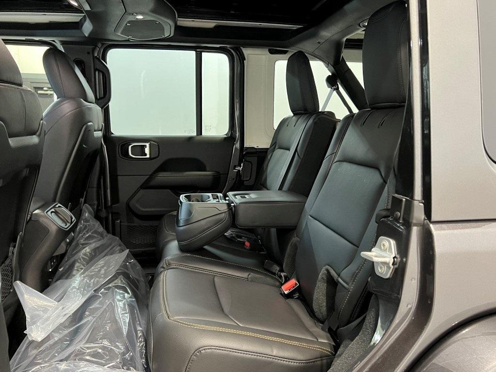 new 2025 Jeep Wrangler car, priced at $53,479