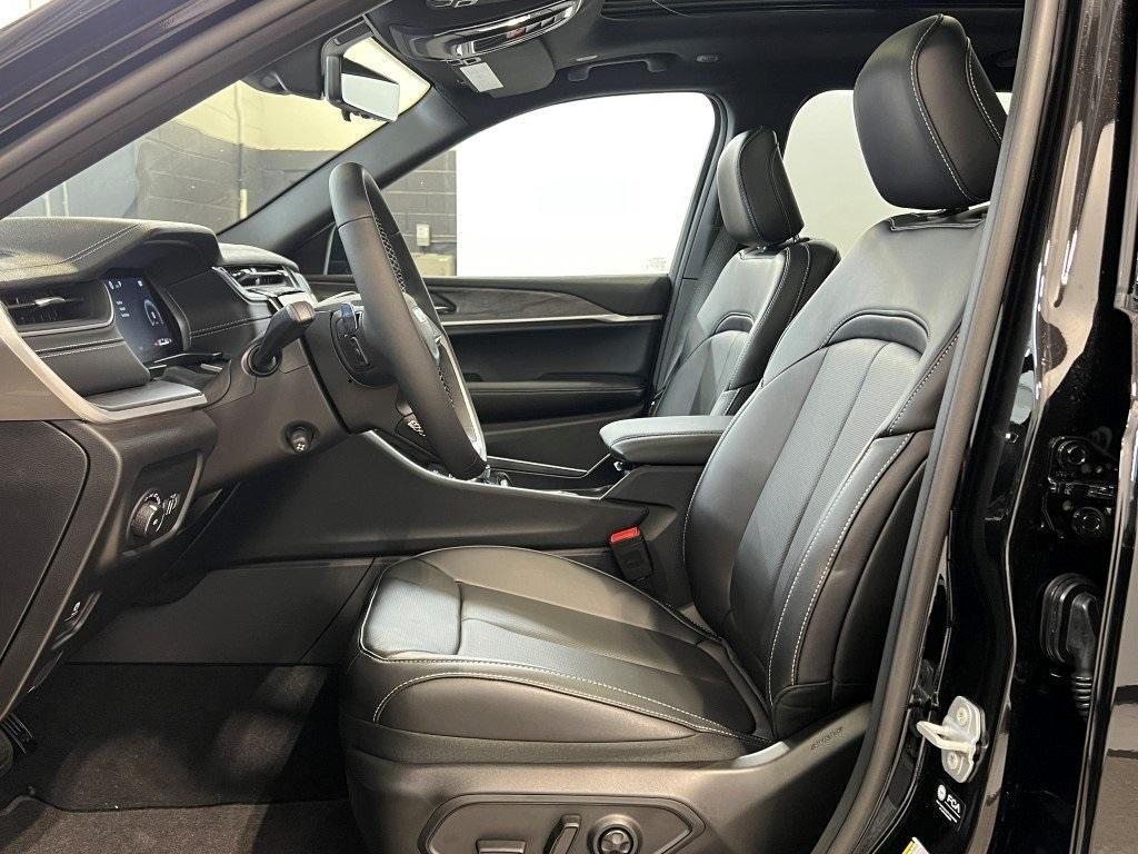 new 2025 Jeep Grand Cherokee L car, priced at $52,178