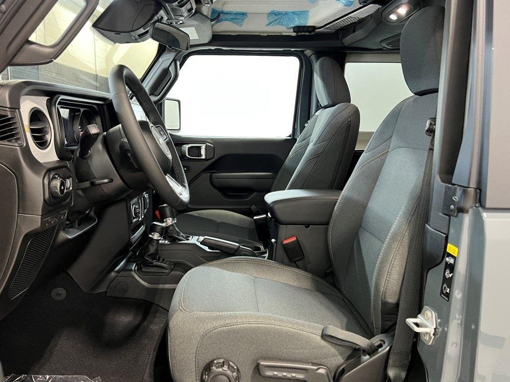 new 2025 Jeep Wrangler car, priced at $40,257