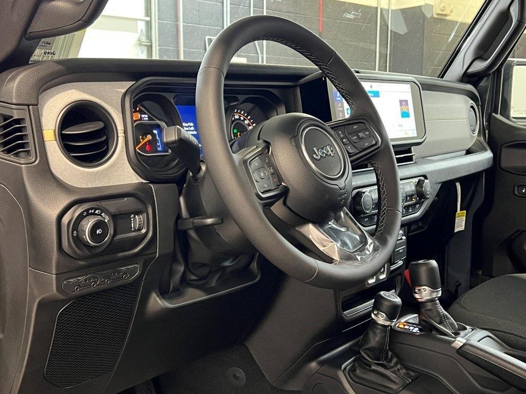 new 2025 Jeep Wrangler car, priced at $40,257