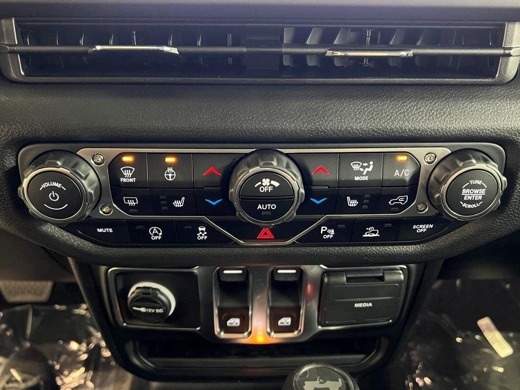 new 2025 Jeep Wrangler car, priced at $40,257