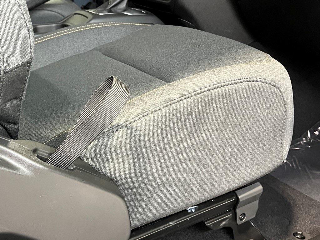 new 2025 Jeep Wrangler car, priced at $40,257