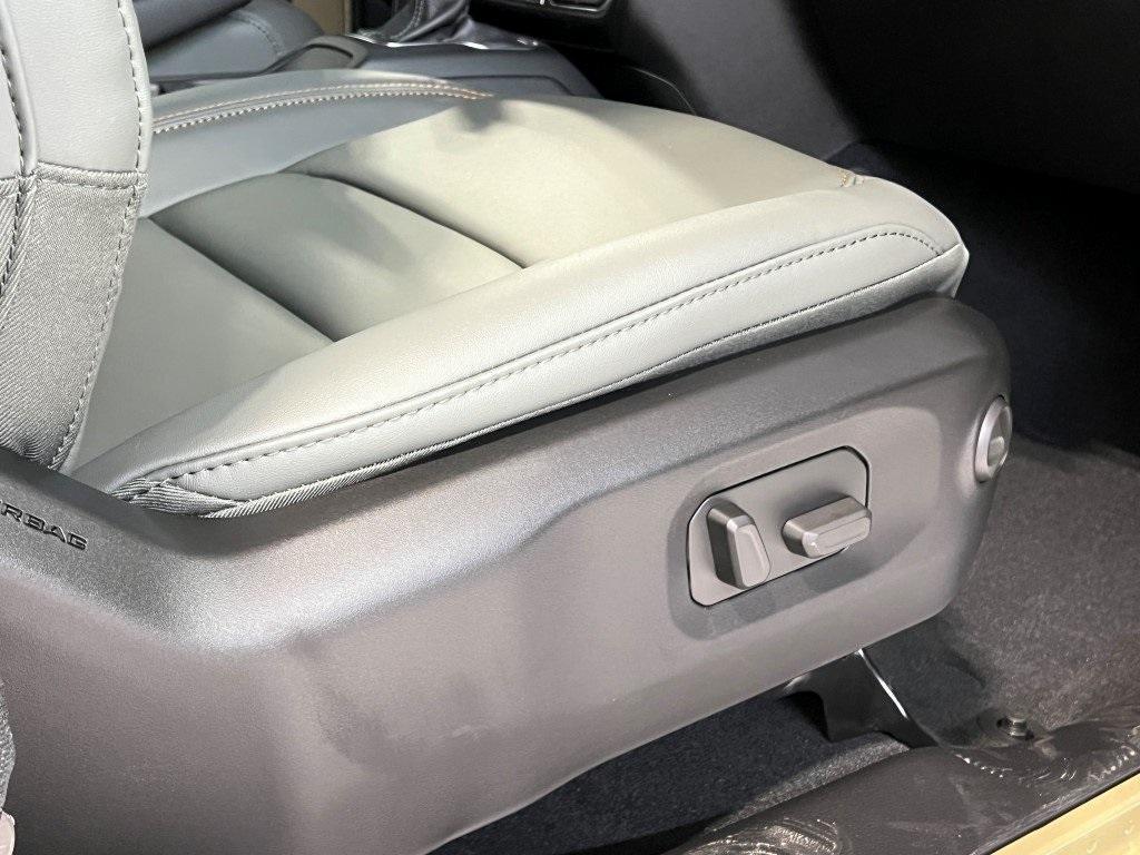 new 2025 Jeep Gladiator car, priced at $51,328