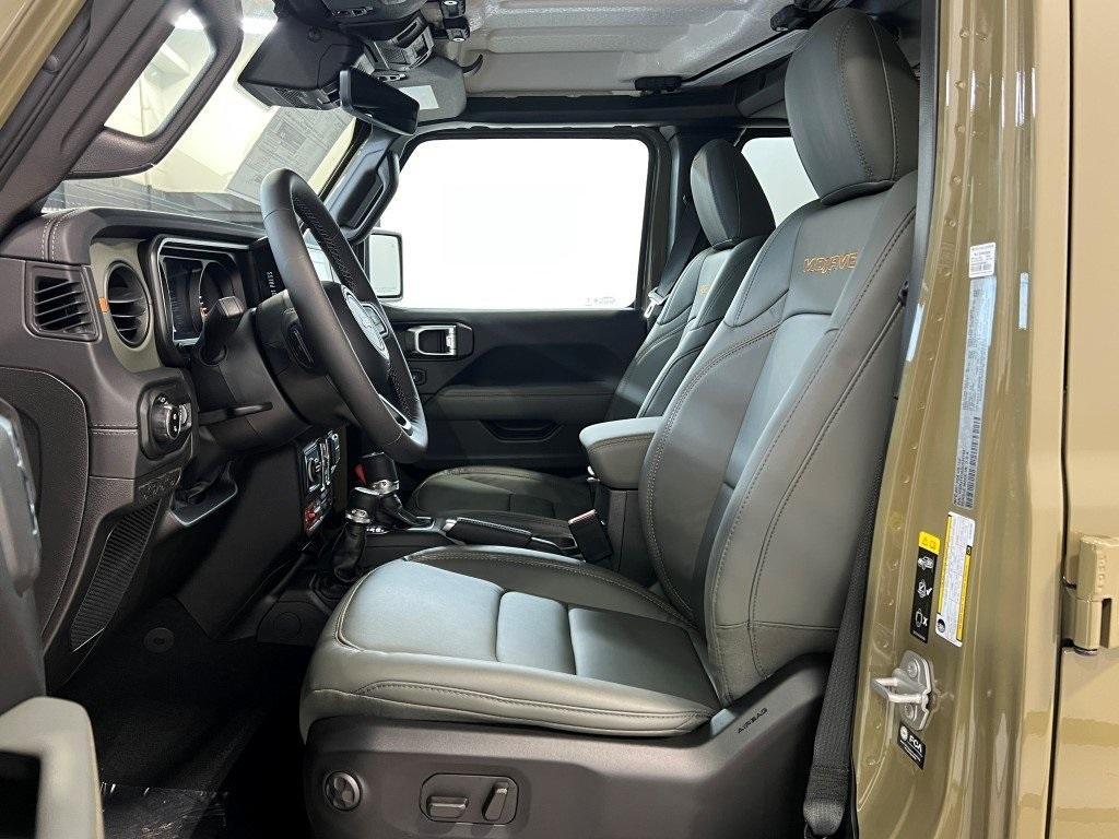 new 2025 Jeep Gladiator car, priced at $51,328