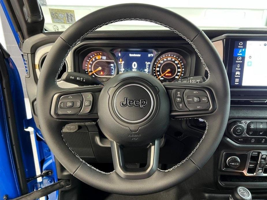 new 2025 Jeep Wrangler car, priced at $50,654