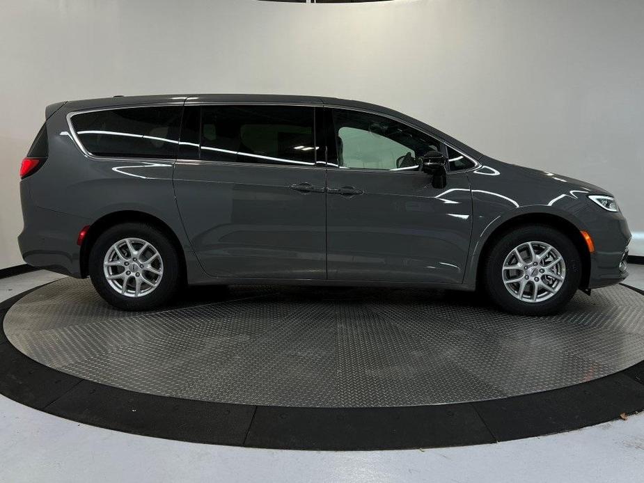 new 2025 Chrysler Pacifica car, priced at $42,528