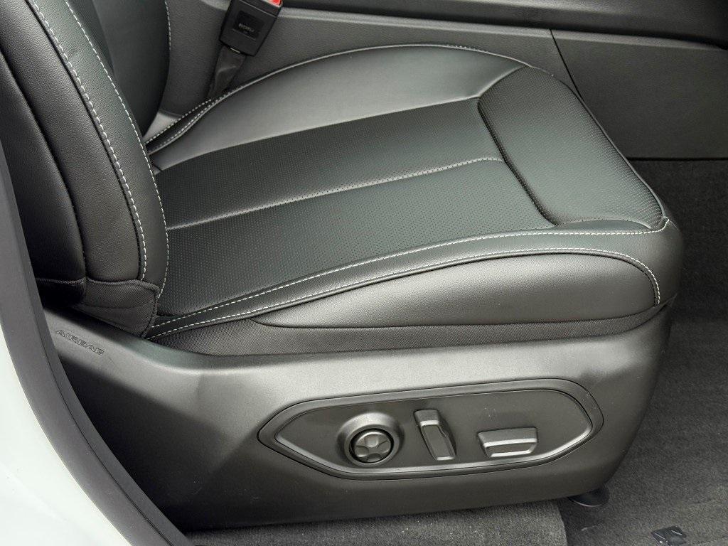 new 2025 Jeep Grand Cherokee L car, priced at $50,642