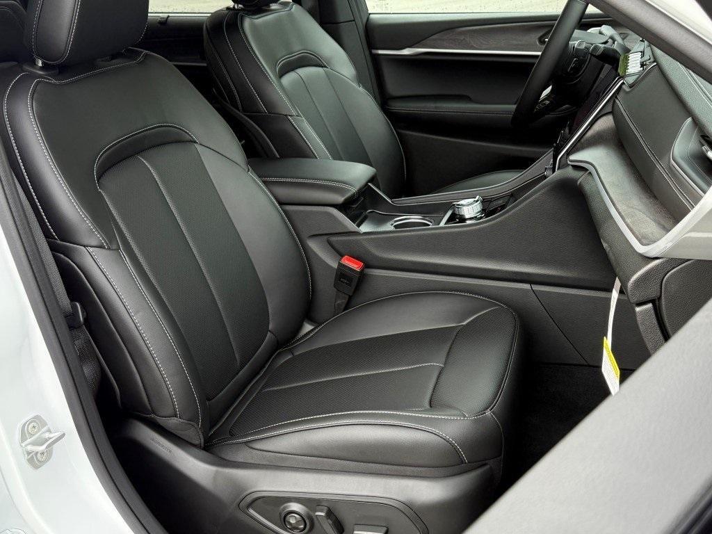 new 2025 Jeep Grand Cherokee L car, priced at $50,642