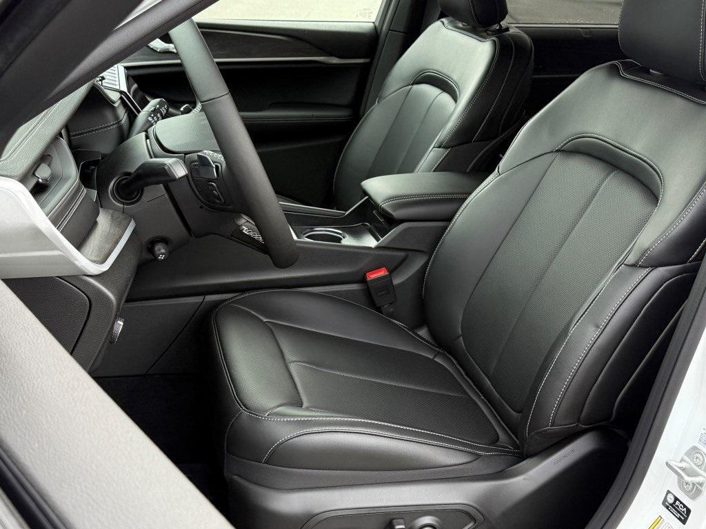 new 2025 Jeep Grand Cherokee L car, priced at $50,642