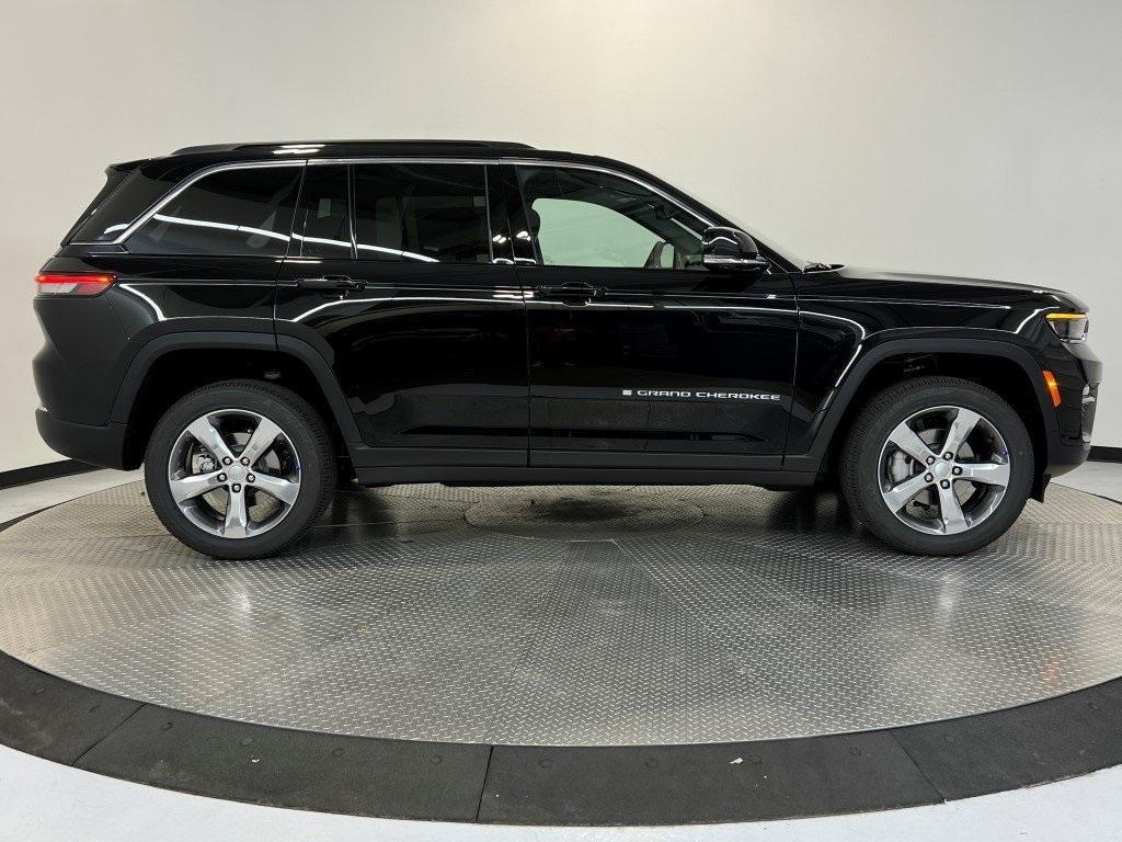 new 2025 Jeep Grand Cherokee car, priced at $49,637