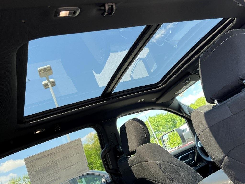 new 2025 Ram 1500 car, priced at $52,437