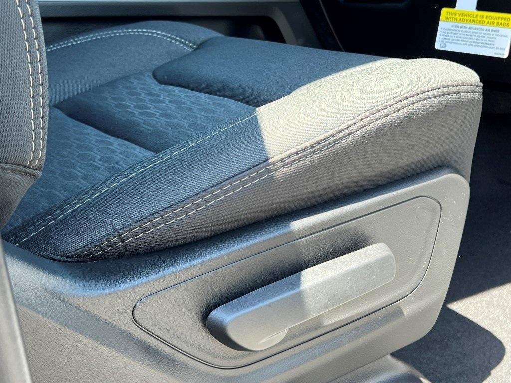 new 2025 Ram 1500 car, priced at $52,437