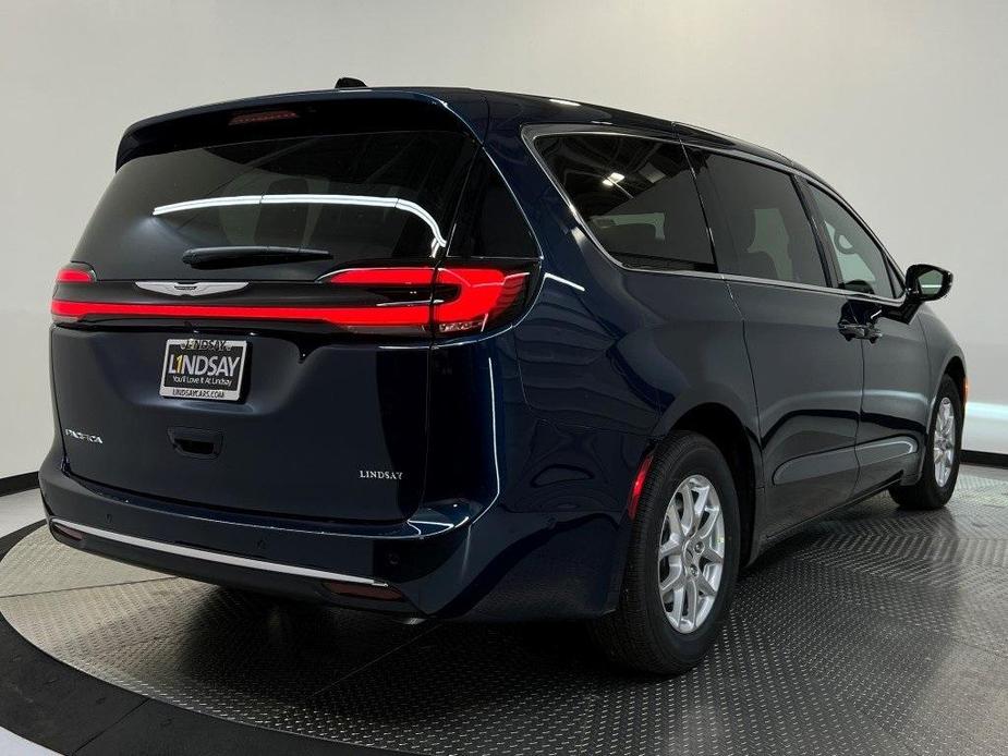 new 2025 Chrysler Pacifica car, priced at $42,528